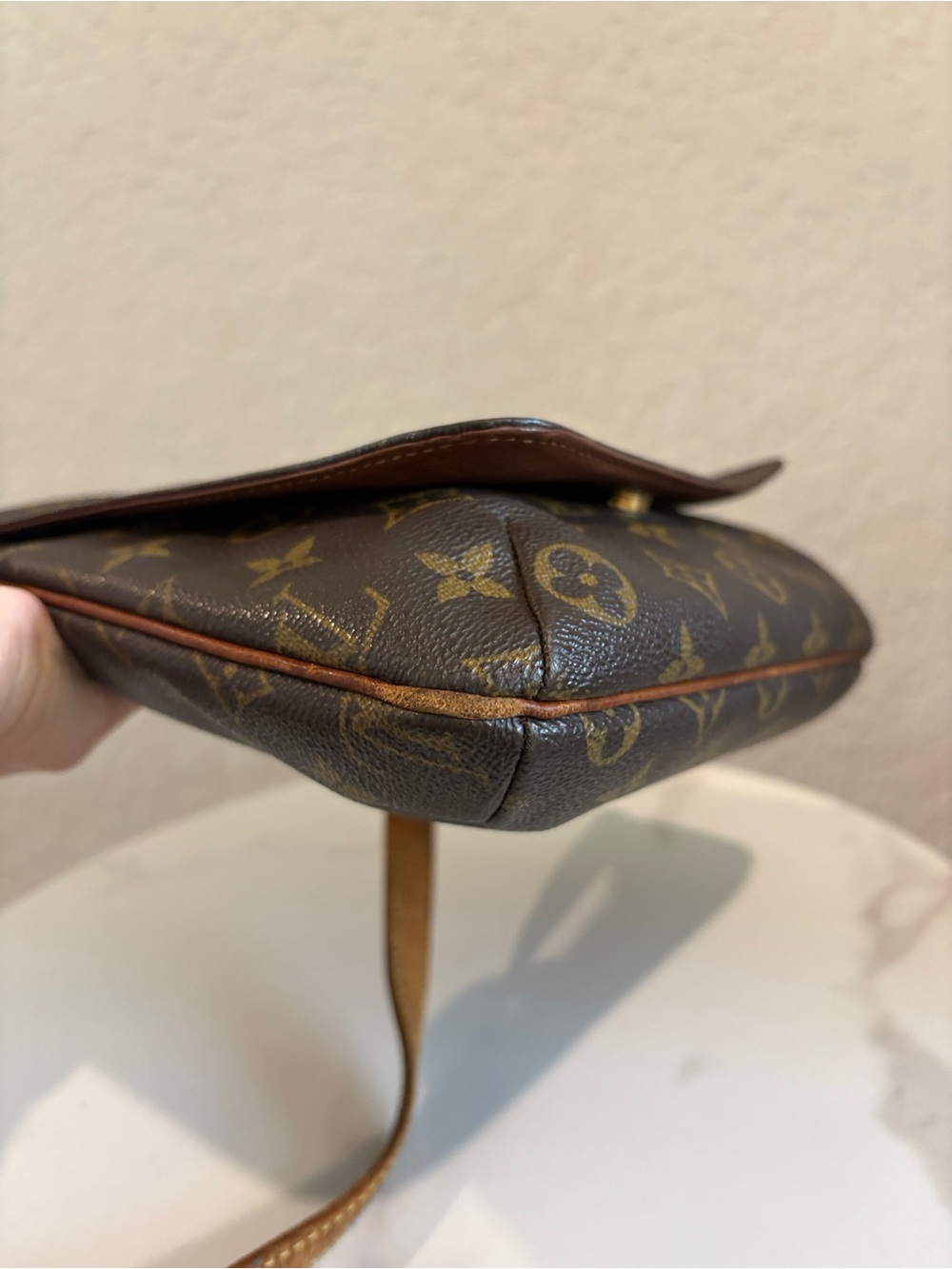 Louis Vuitton Monogram Canvas Crossbody Shoulder Bag - Picture 8 of 16
